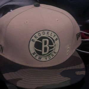 Snap back